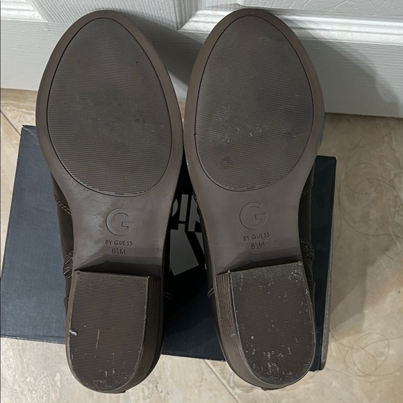 G by Guess Elegant Brown Ankle Boots - Picture 4 of 4